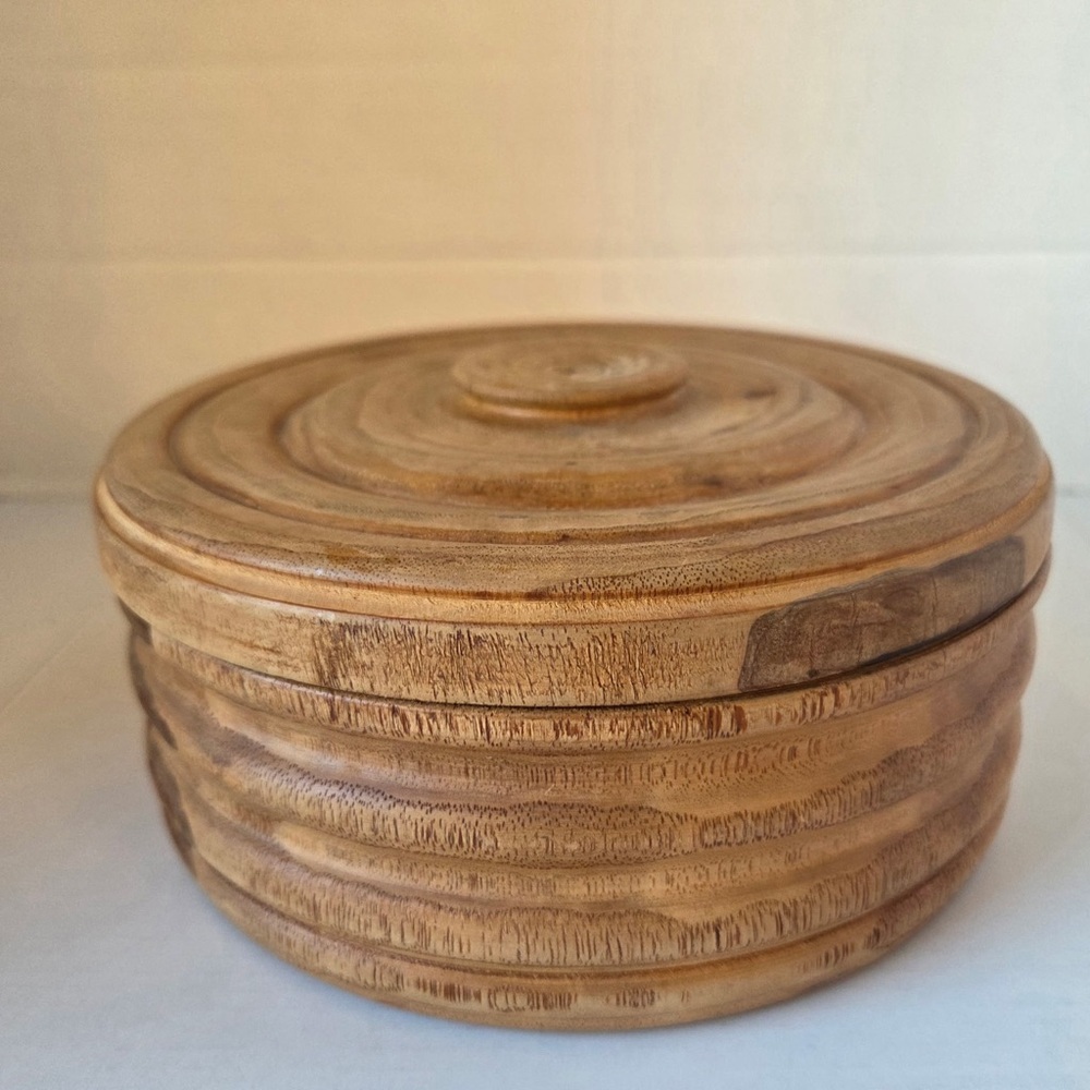 Vintage Hand Turned Wooden Bowl with Lid 6 3/4”Diameter  3” Tall